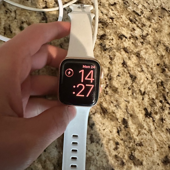 Apple Smartwatch - Picture 3 of 5